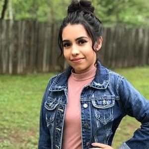 Meet your Posher, Lauraa